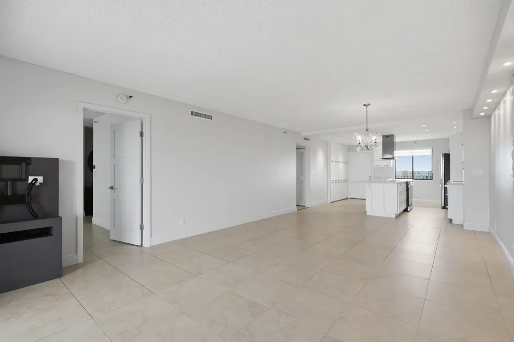 2215 Cypress Island Drive Pompano Beach FL 33069