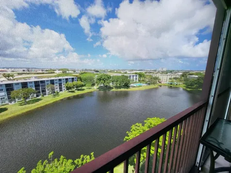 2215 Cypress Island Drive Pompano Beach FL 33069