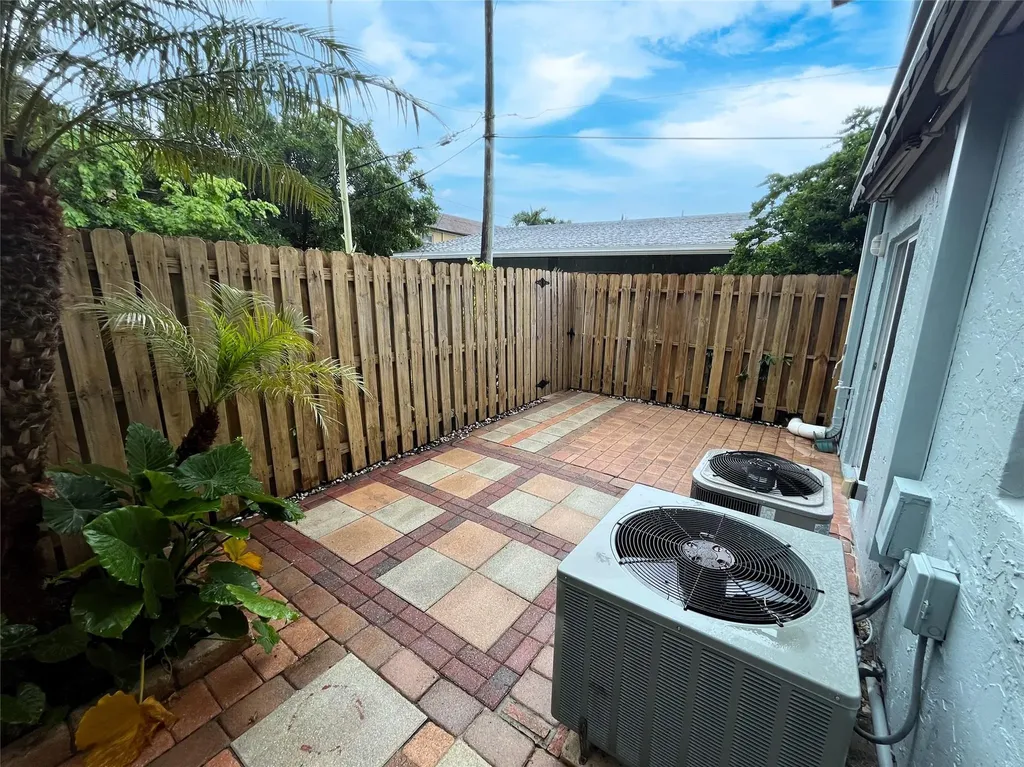 1460 NE 18th Street Fort Lauderdale FL 33305