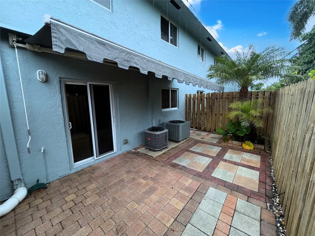 1460 NE 18th Street Fort Lauderdale FL 33305