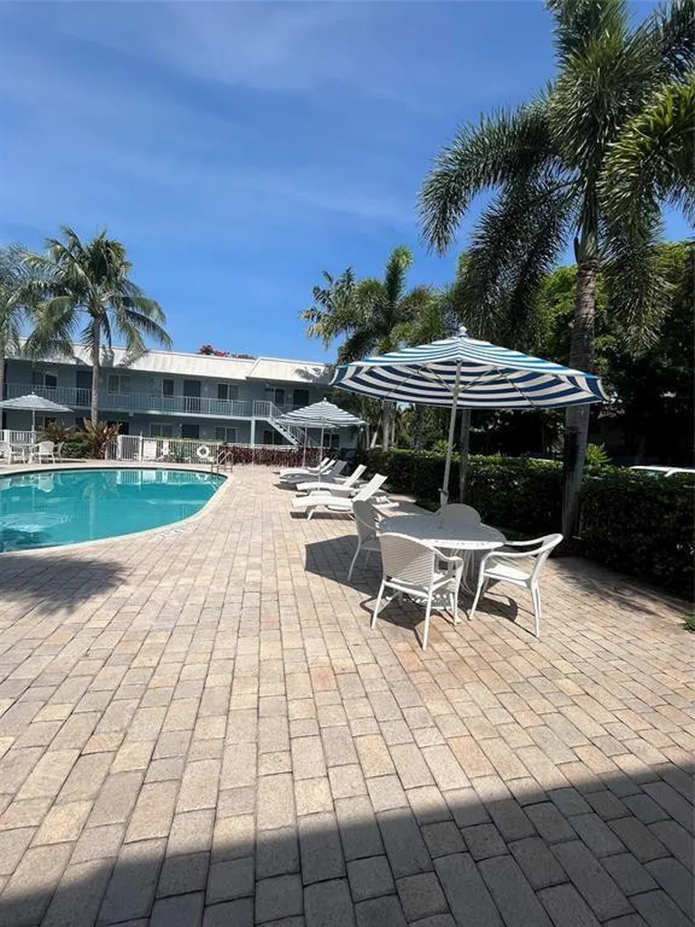 1460 NE 18th Street Fort Lauderdale FL 33305