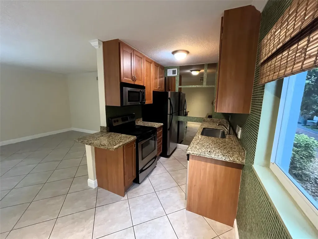 1460 NE 18th Street Fort Lauderdale FL 33305