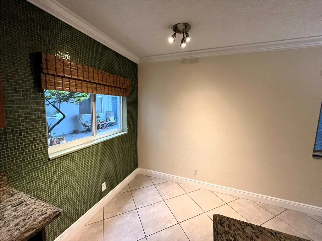 1460 NE 18th Street Fort Lauderdale FL 33305