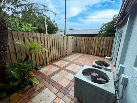 1460 NE 18th Street Fort Lauderdale FL 33305