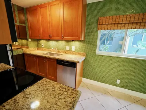 1460 NE 18th Street Fort Lauderdale FL 33305