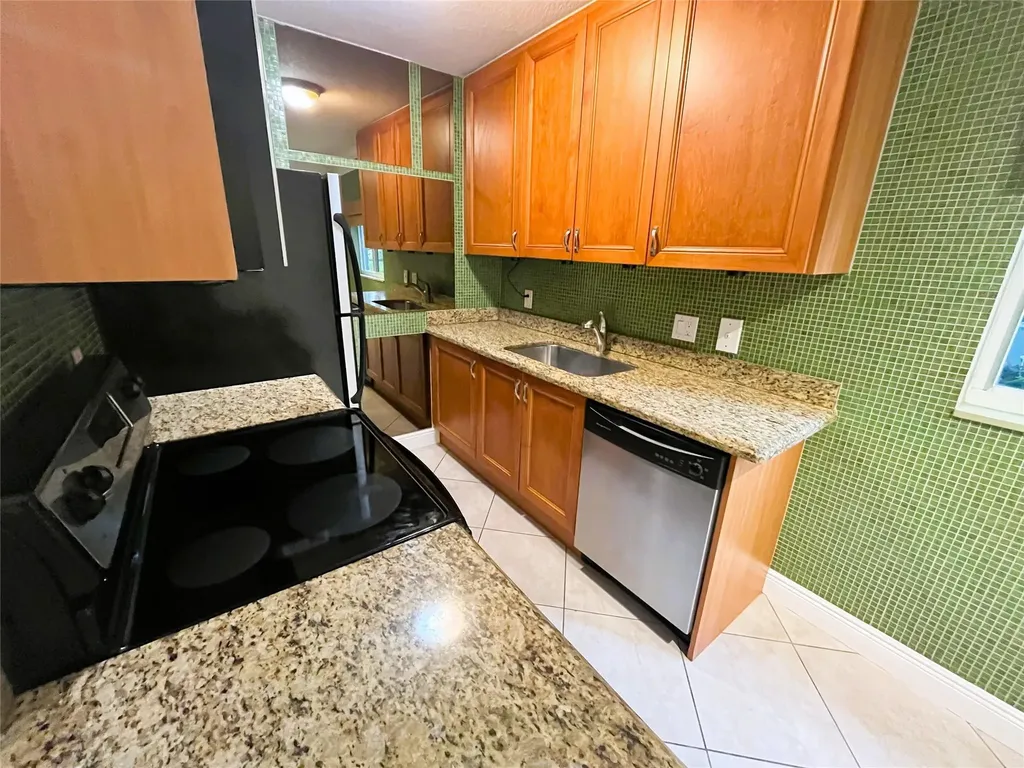 1460 NE 18th Street Fort Lauderdale FL 33305