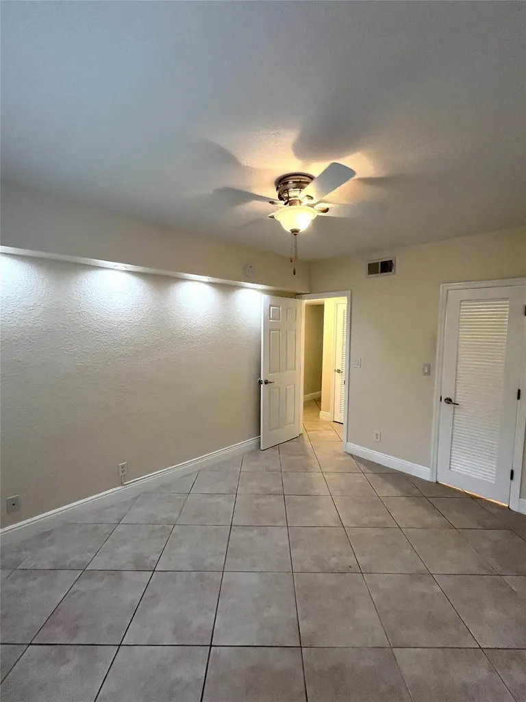 1460 NE 18th Street Fort Lauderdale FL 33305