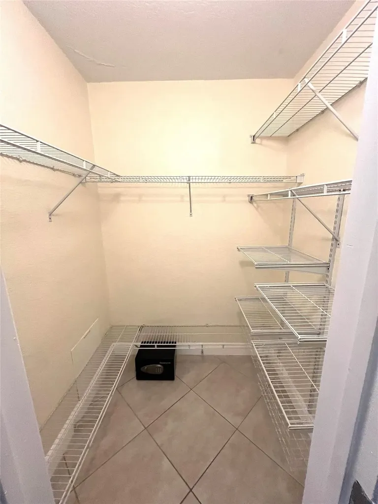 1460 NE 18th Street Fort Lauderdale FL 33305