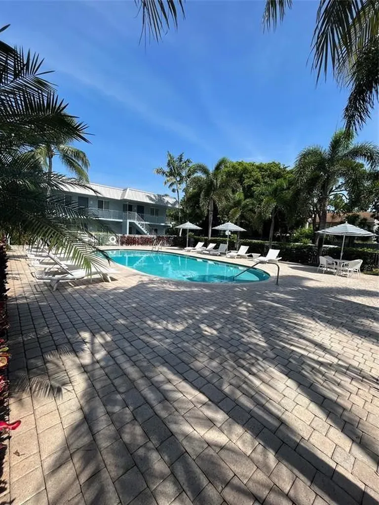 1460 NE 18th Street Fort Lauderdale FL 33305
