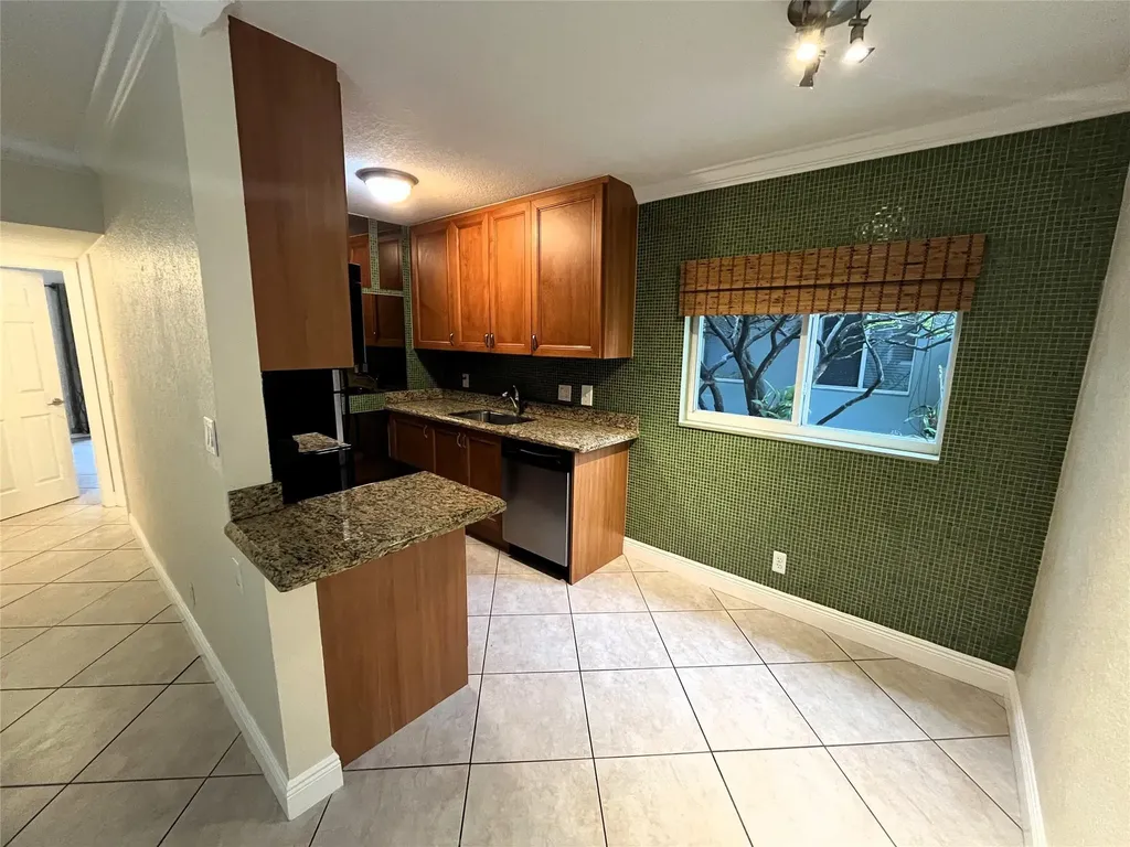 1460 NE 18th Street Fort Lauderdale FL 33305
