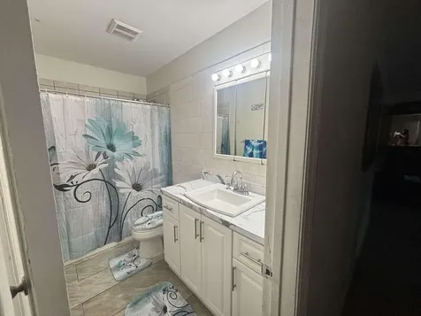 750 NE 4th Place Hialeah FL 33010