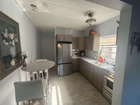 750 NE 4th Place Hialeah FL 33010