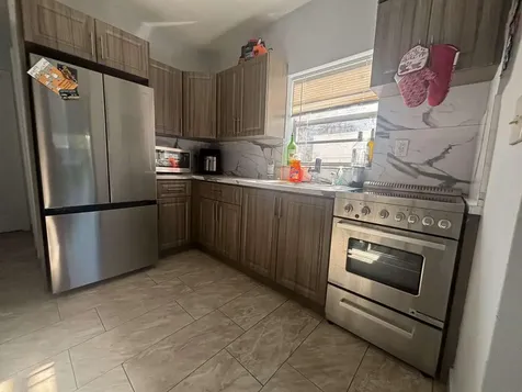 750 NE 4th Place Hialeah FL 33010