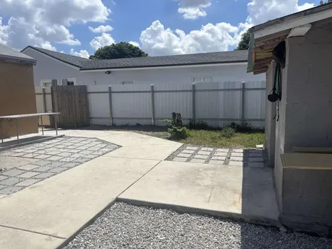 750 NE 4th Place Hialeah FL 33010