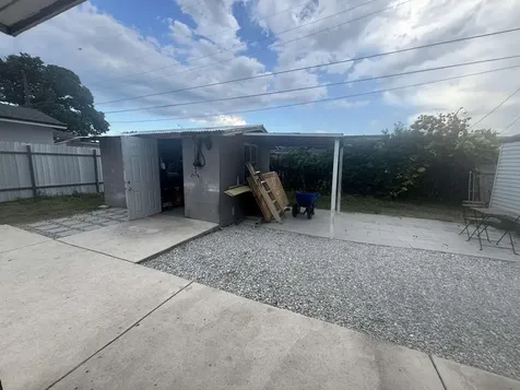 750 NE 4th Place Hialeah FL 33010