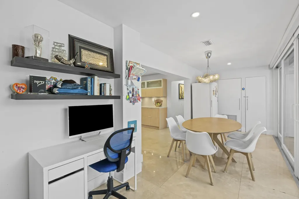 3870 N 31st Terrace Hollywood FL 33021