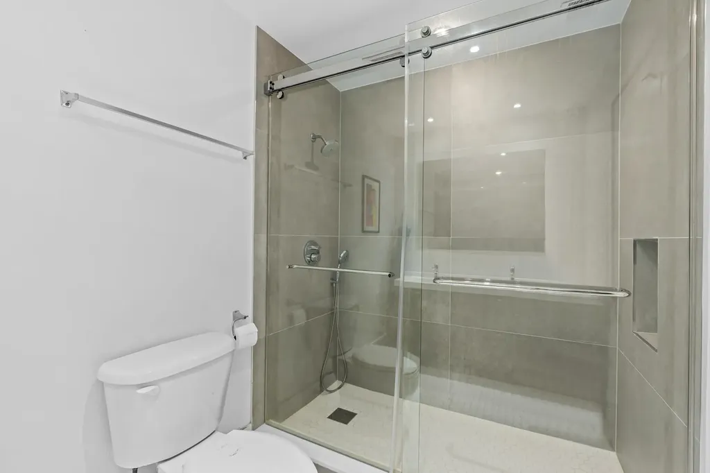 3870 N 31st Terrace Hollywood FL 33021