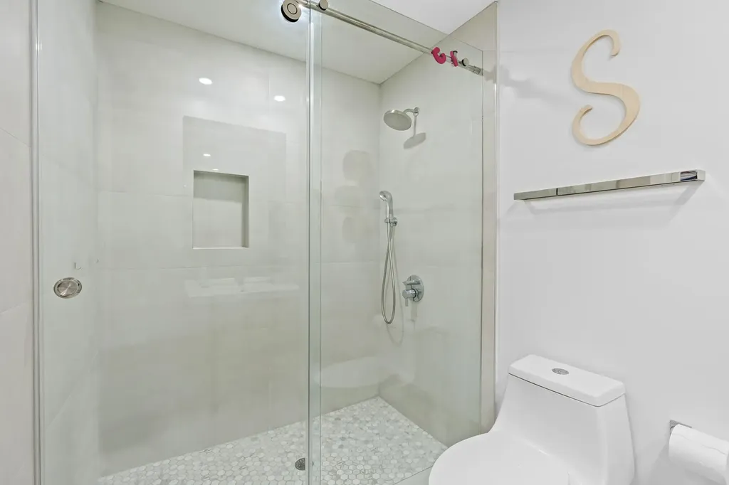 3870 N 31st Terrace Hollywood FL 33021