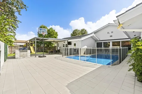 3870 N 31st Terrace Hollywood FL 33021