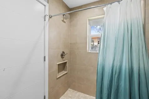 3870 N 31st Terrace Hollywood FL 33021