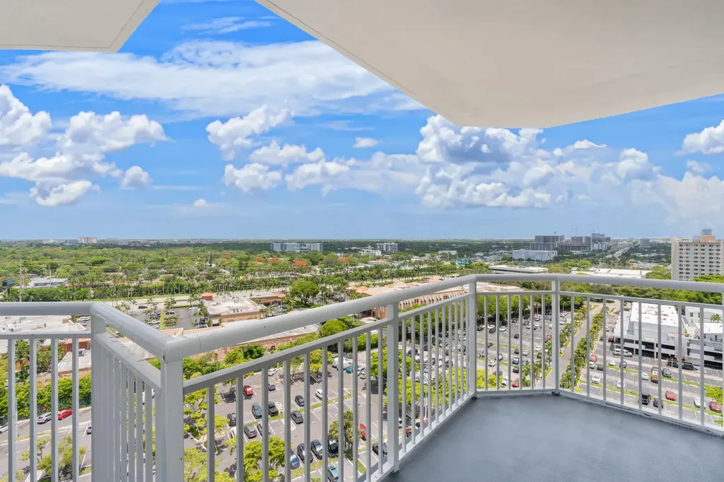 18011 Biscayne Boulevard Aventura FL 33160