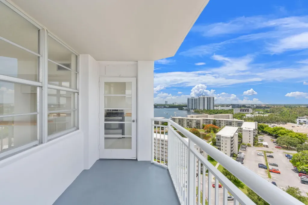 18011 Biscayne Boulevard Aventura FL 33160