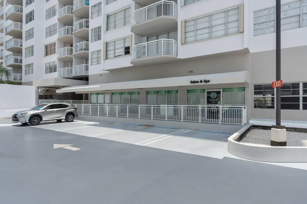 18011 Biscayne Boulevard Aventura FL 33160