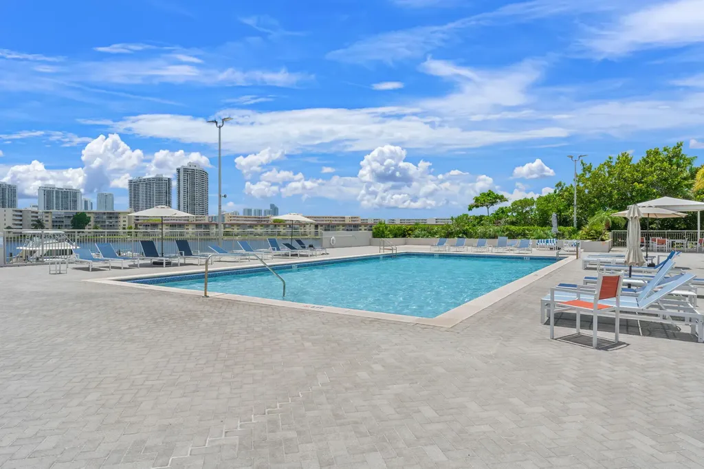 18011 Biscayne Boulevard Aventura FL 33160