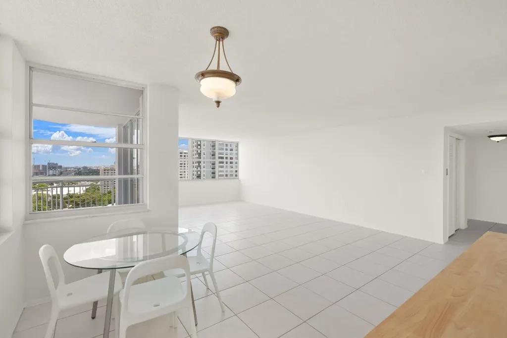 18011 Biscayne Boulevard Aventura FL 33160