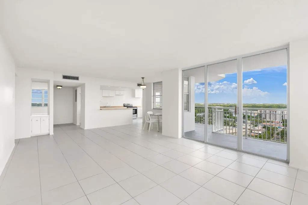 18011 Biscayne Boulevard Aventura FL 33160