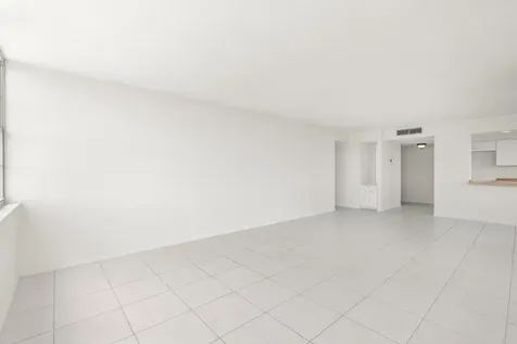 18011 Biscayne Boulevard Aventura FL 33160