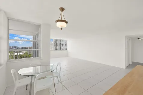 18011 Biscayne Boulevard Aventura FL 33160