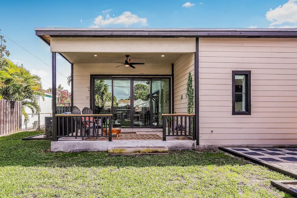 1125 N K Street Lake Worth Beach FL 33460