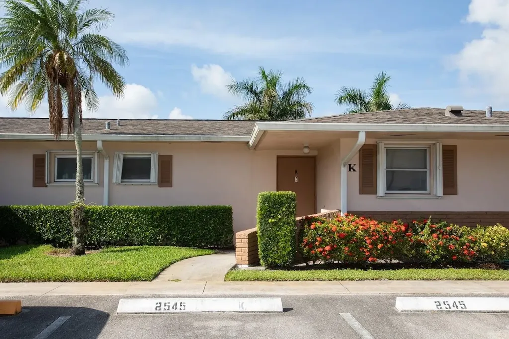 2545 Dudley Drive W West Palm Beach FL 33415