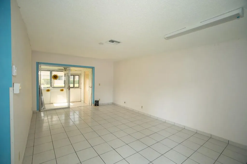2545 Dudley Drive W West Palm Beach FL 33415