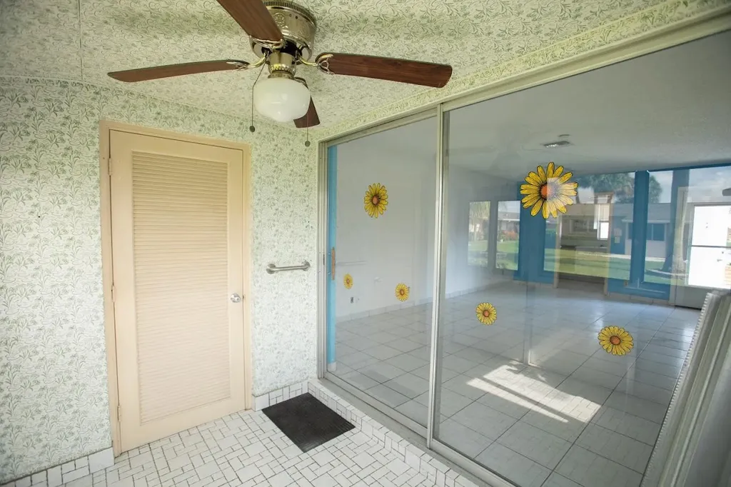 2545 Dudley Drive W West Palm Beach FL 33415