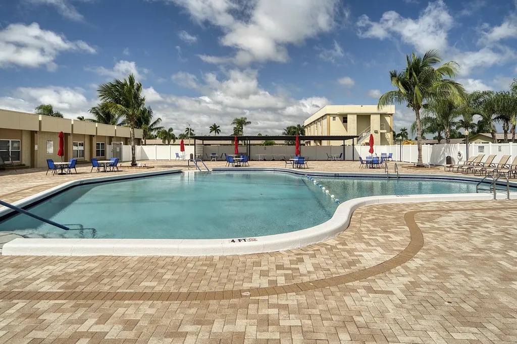 2545 Dudley Drive W West Palm Beach FL 33415