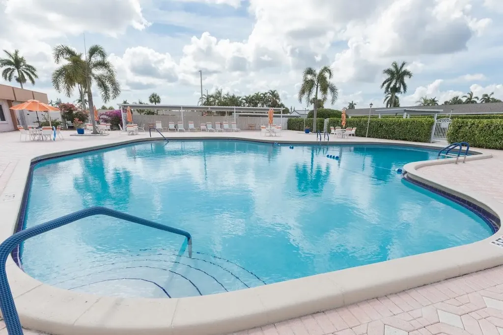 2545 Dudley Drive W West Palm Beach FL 33415
