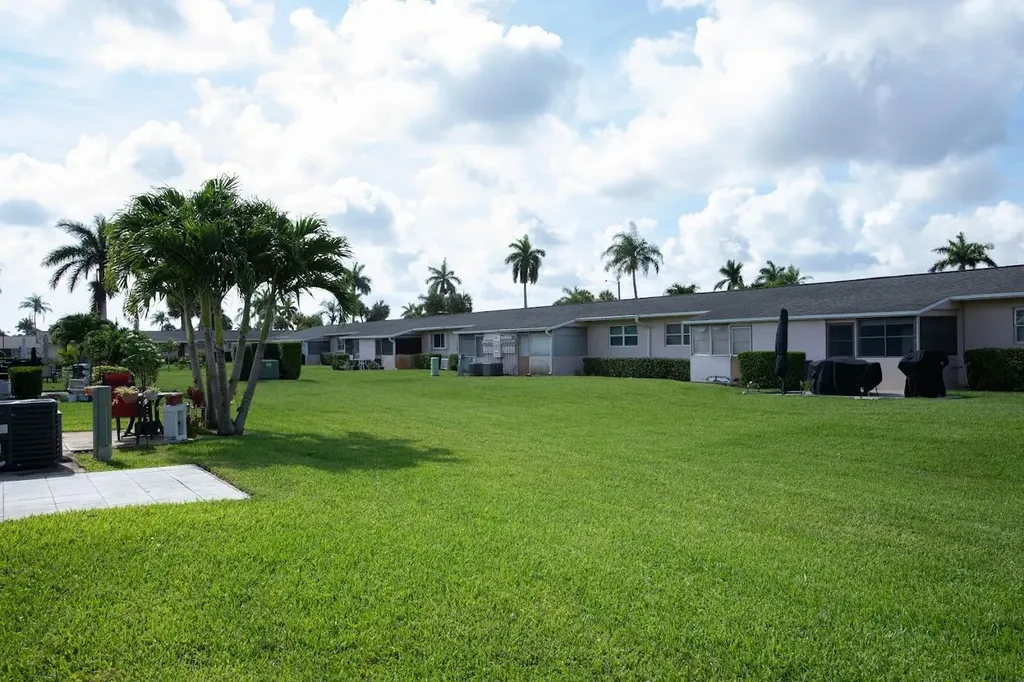 2545 Dudley Drive W West Palm Beach FL 33415