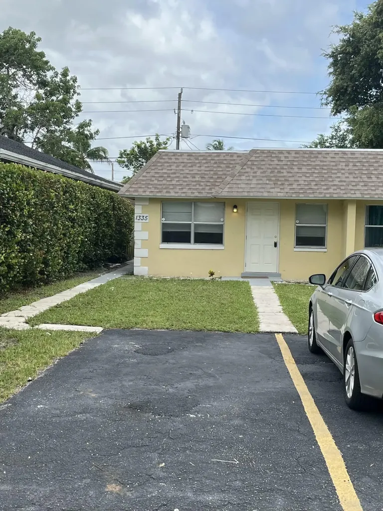 1335 NW 7th Terrace Fort Lauderdale FL 33311