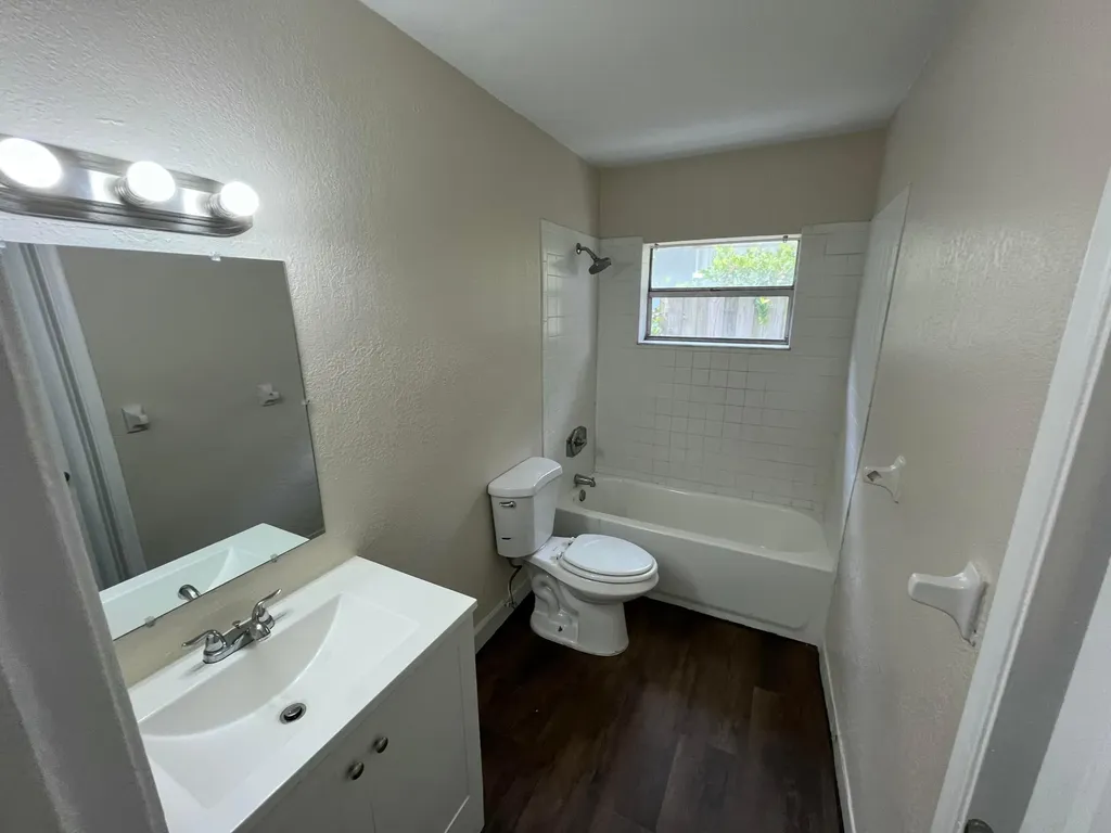 1335 NW 7th Terrace Fort Lauderdale FL 33311
