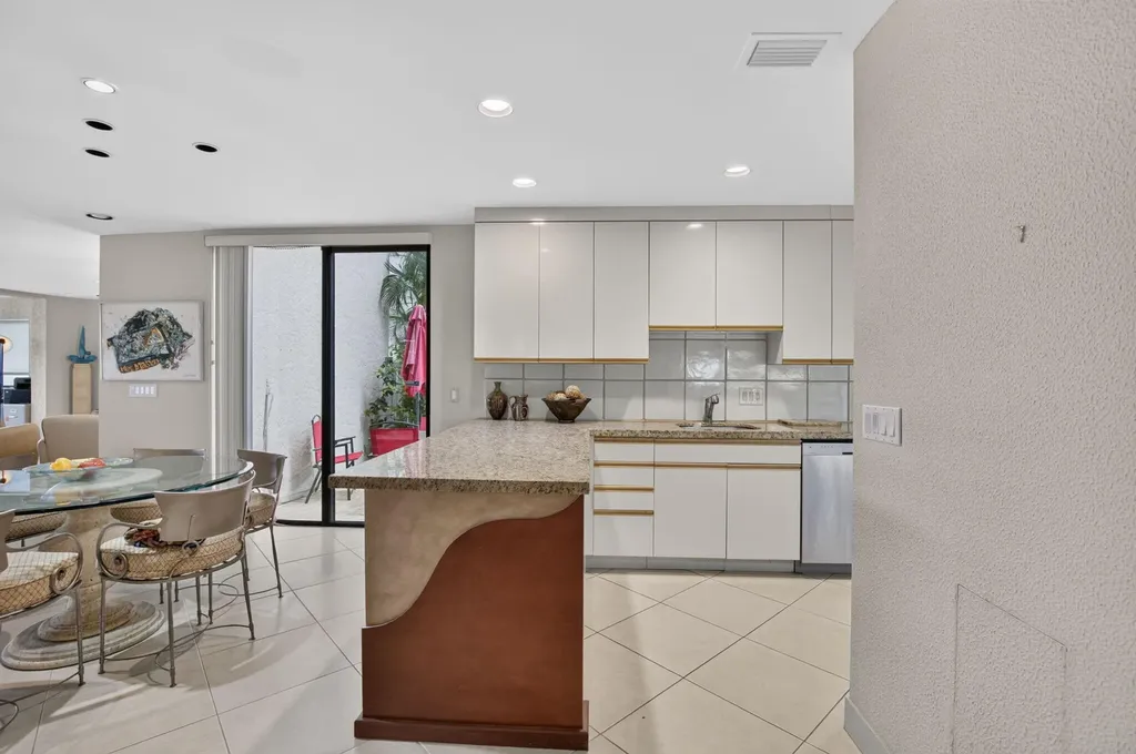 4 Eastgate Drive Boynton Beach FL 33436