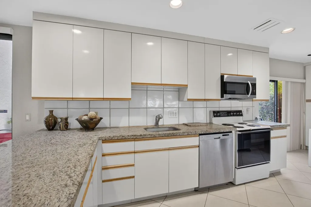 4 Eastgate Drive Boynton Beach FL 33436