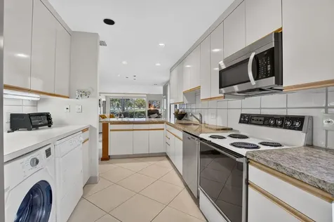 4 Eastgate Drive Boynton Beach FL 33436