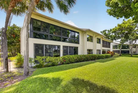 4 Eastgate Drive Boynton Beach FL 33436