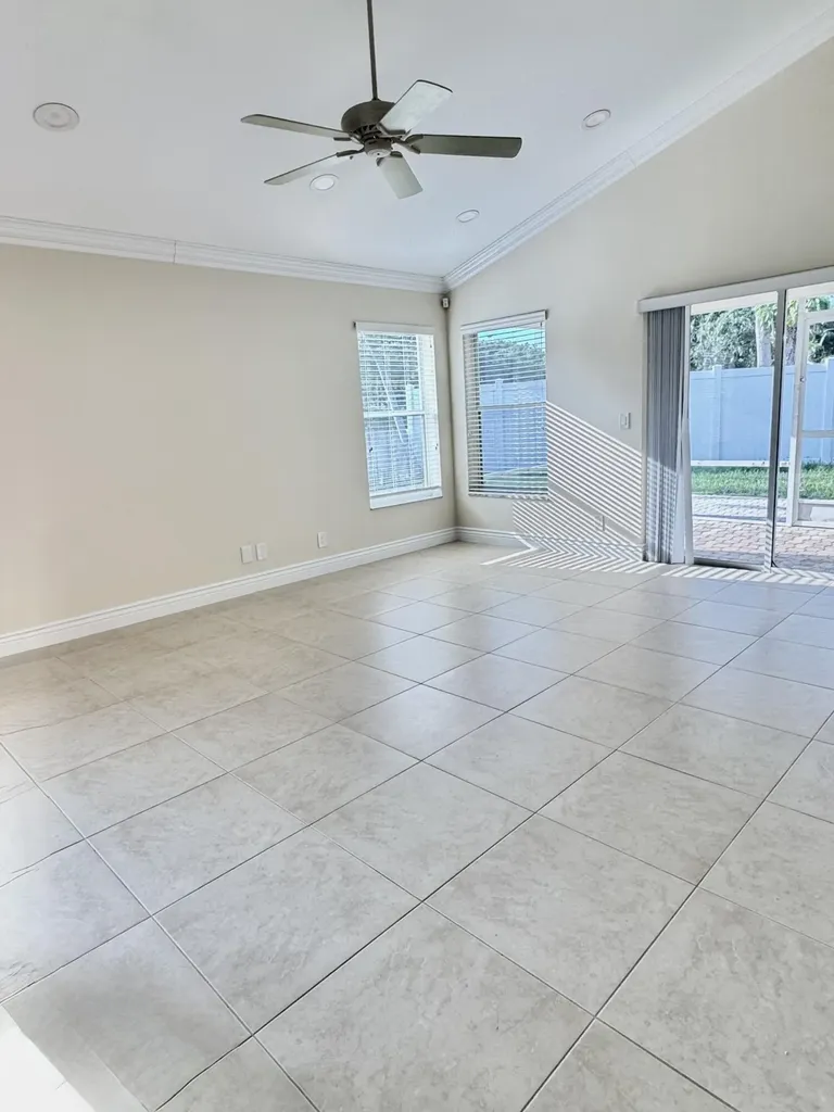 54 Egret Way Boynton Beach FL 33436
