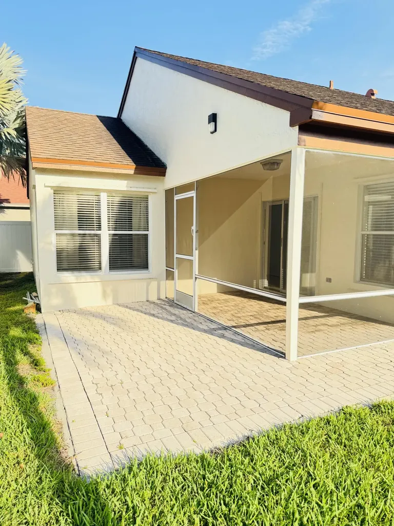 54 Egret Way Boynton Beach FL 33436