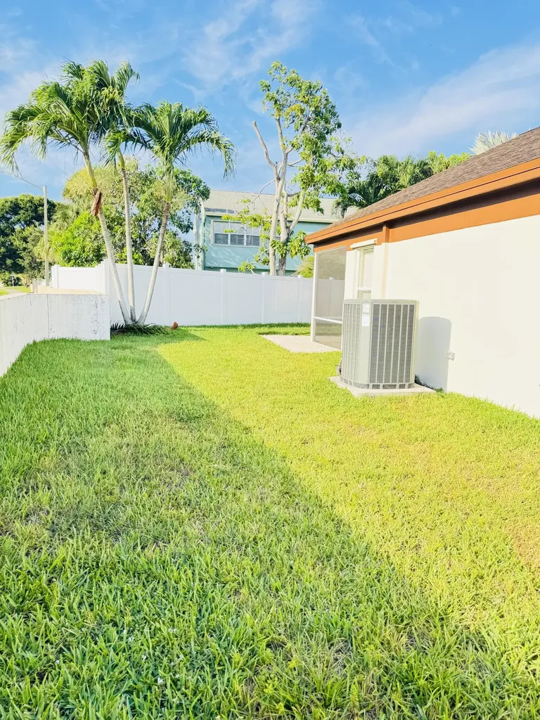 54 Egret Way Boynton Beach FL 33436