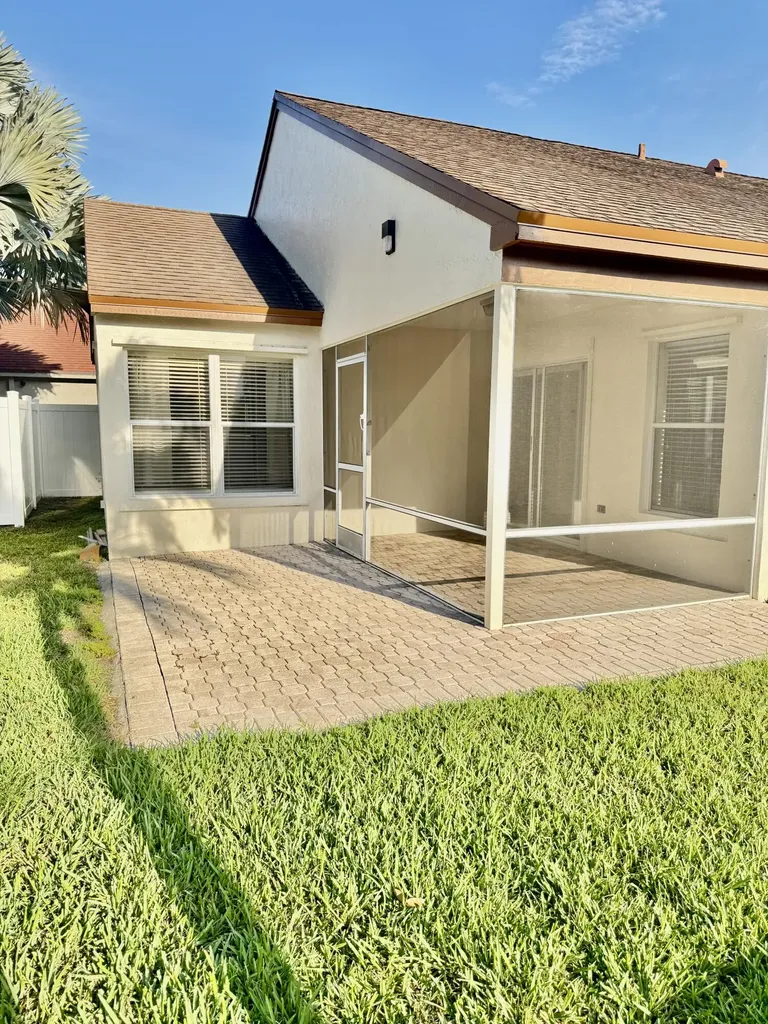 54 Egret Way Boynton Beach FL 33436