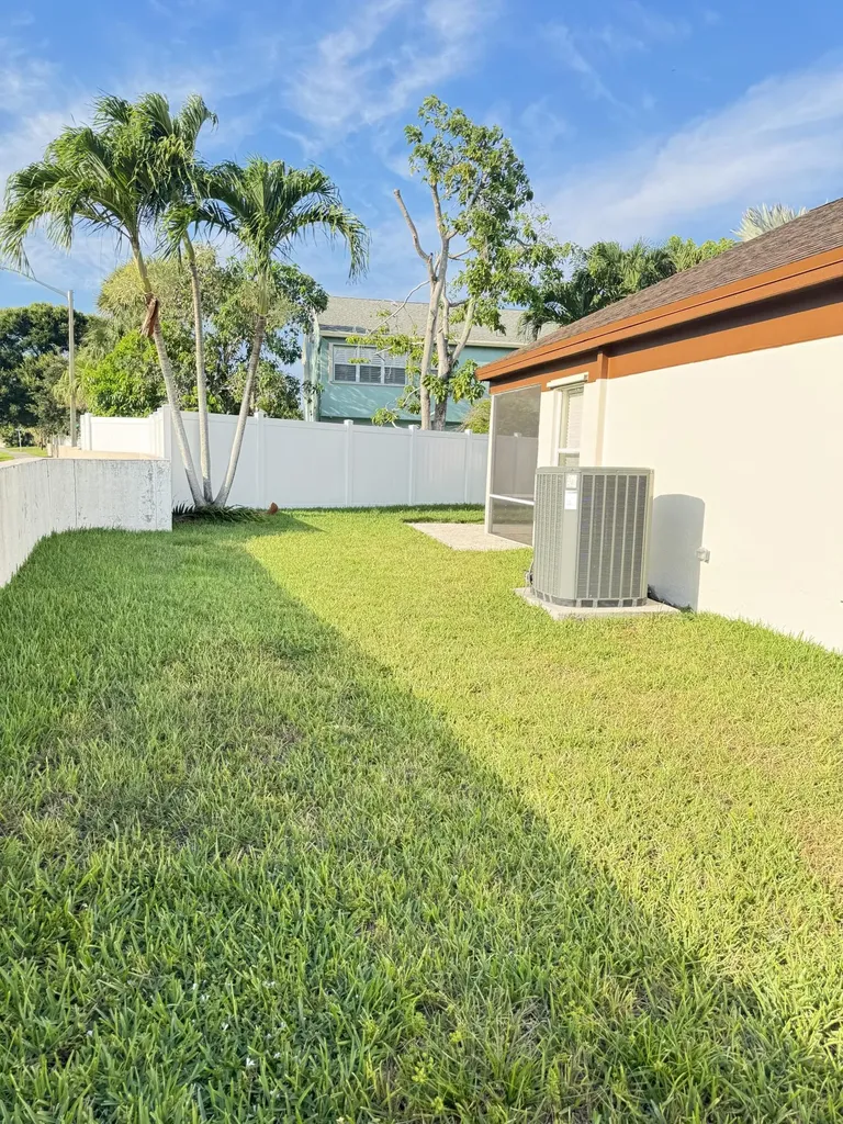 54 Egret Way Boynton Beach FL 33436